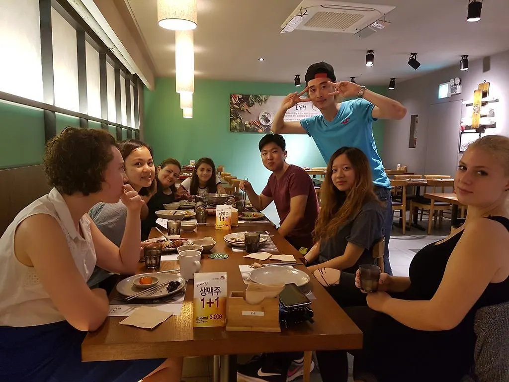 Hostel Comeinn Guesthouse Hongdae - Female Only Seoul