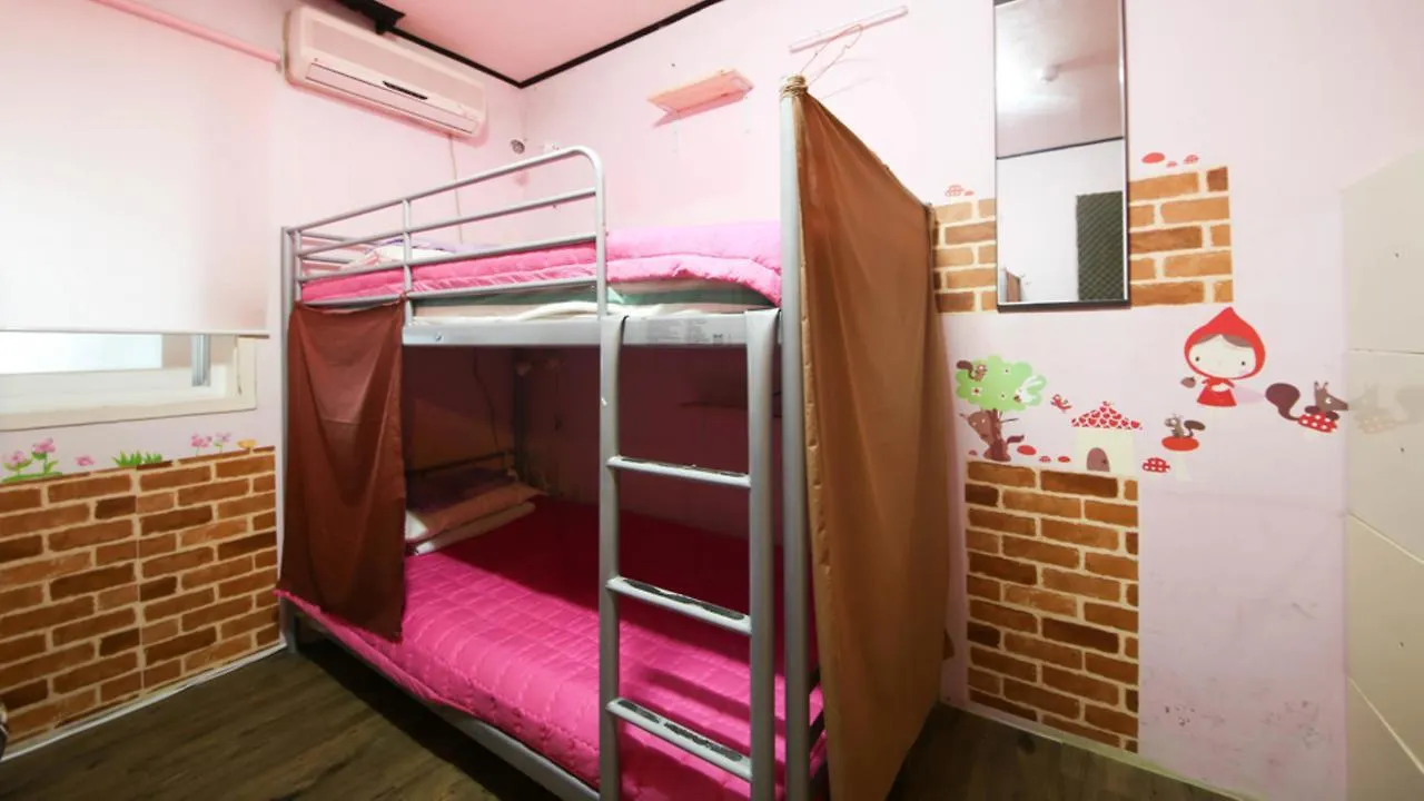 Comeinn Guesthouse Hongdae - Female Only Seoul