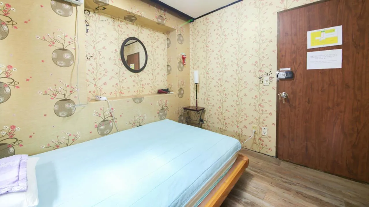 Comeinn Guesthouse Hongdae - Female Only Seoul 0*,  South Korea