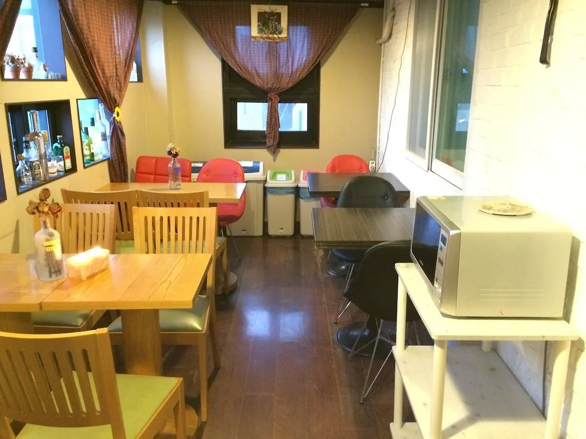 Comeinn Guesthouse Hongdae - Female Only Seoul 0*,