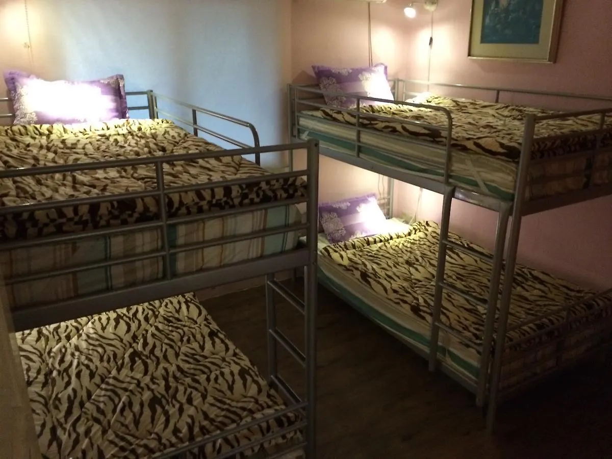 Hostel Comeinn Guesthouse Hongdae - Female Only Seoul