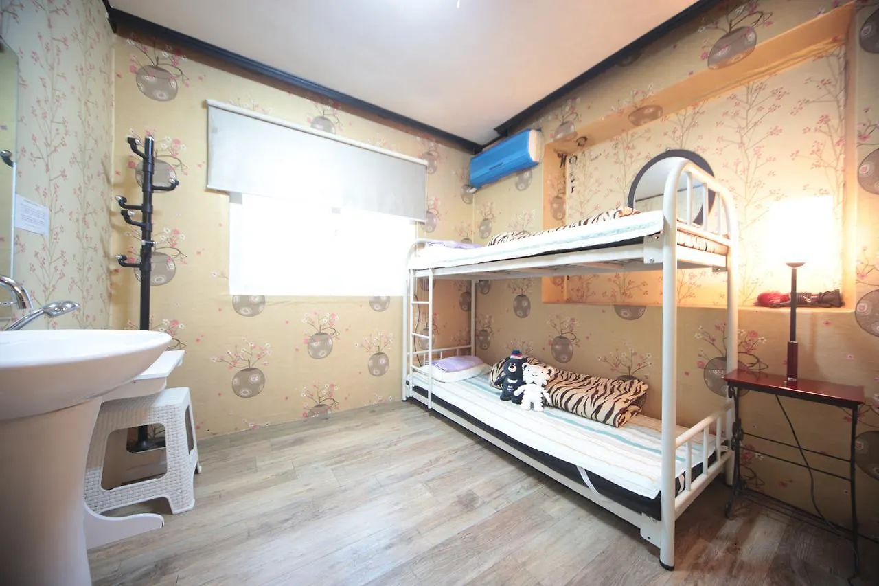 Comeinn Guesthouse Hongdae - Female Only Seoul 0*,  South Korea